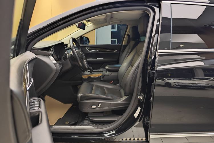 Used Cadillac XT5 2018 25T Luxury Model
