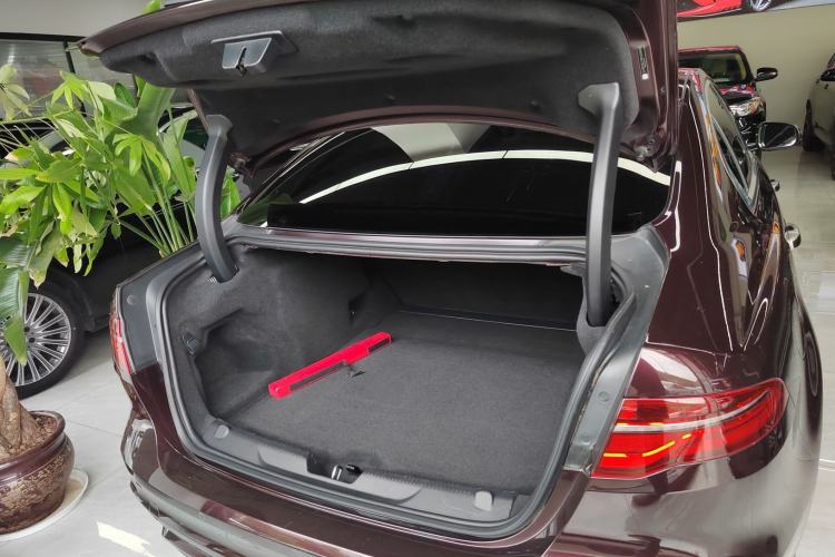 Used Jaguar XEL 2020 2.0T 200 PS R-DYNAMIC S Advanced Sport Edition Trunk