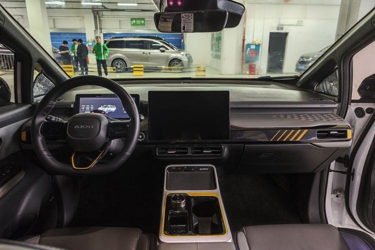 Used AION Y 2021 70 Enjoyment Tech Edition Center Console