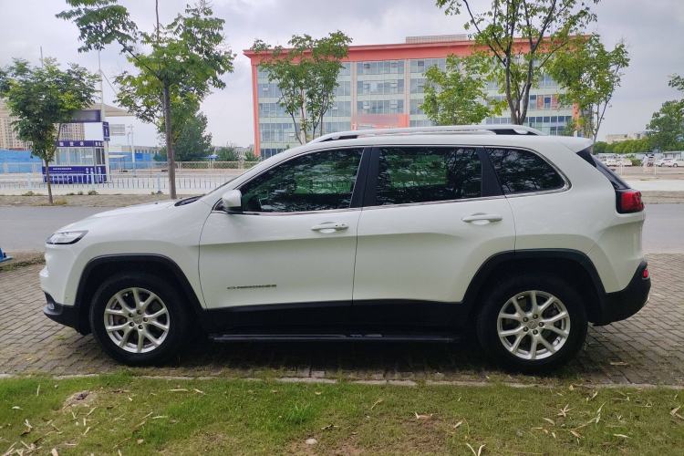 Used Jeep Cherokee 2016 2.4L Professional Edition