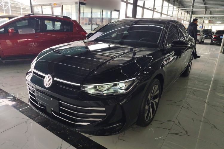 Used Volkswagen Passat 2025 Pro 380TSI Dragon Glory Edition
