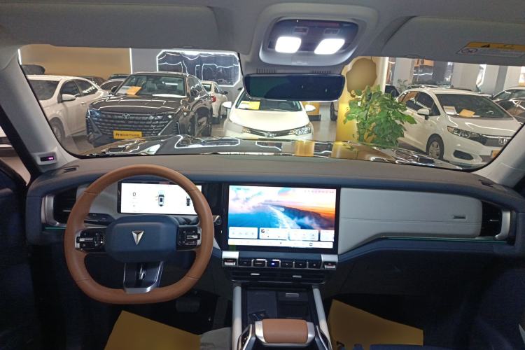 Used Deepal G318 2024 Four-Wheel-Drive Air Suspension Model
