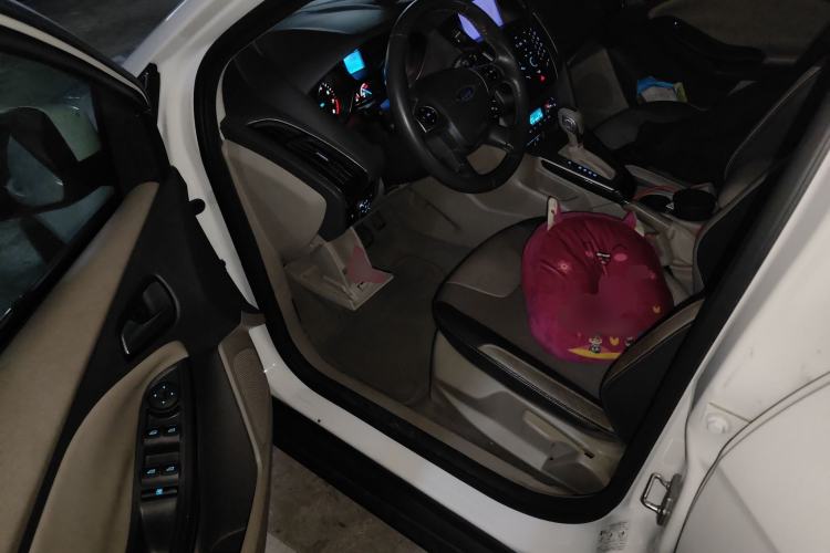 Used Ford Focus 2012 Hatchback 1.6L Automatic Fashion Edition
