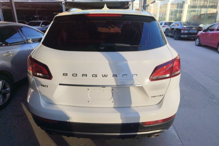 Used BORGWARD BX7 2016 28T Two-Wheel Drive Luxury Version 5 Seats
