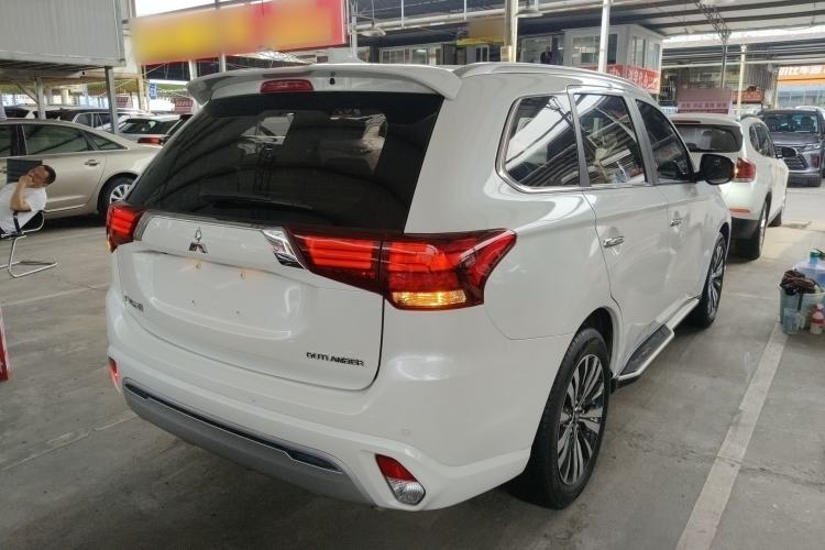 Used Mitsubishi Outlander 2020 2.4L 4x4 Zhi Xiang Edition 7-Seater Rear Right 45 Deg