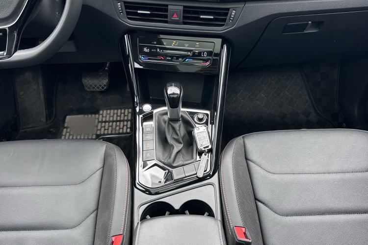 Used Volkswagen Tayron 2022 280TSI Two-Wheel Drive Luxury Smart Connectivity Version Interior 5