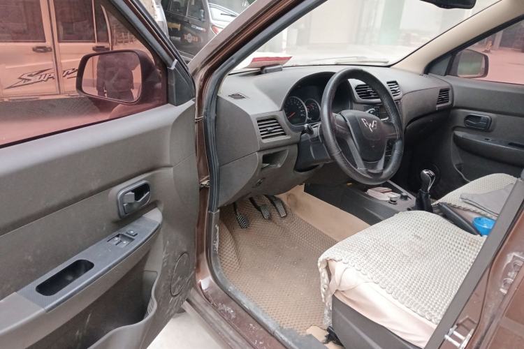 Used Wuling Hongguang 2015 1.2L S Base Model China V Standard