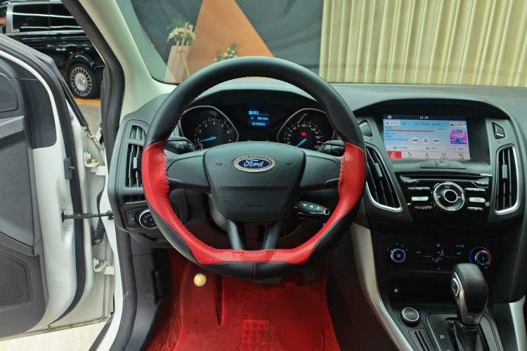 Used Ford Focus 2018 Hatchback Classic 1.6L Automatic Comfort Plus SmartDrive Edition
