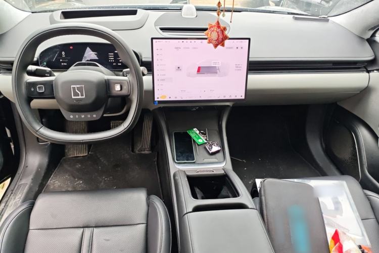 Used Zeekr 007 2025 Rear-Drive Intelligent Driving Version 75 kWh Center Console