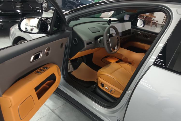 Used Li Auto i6 2025 Model Four-Wheel-Drive Standard Type