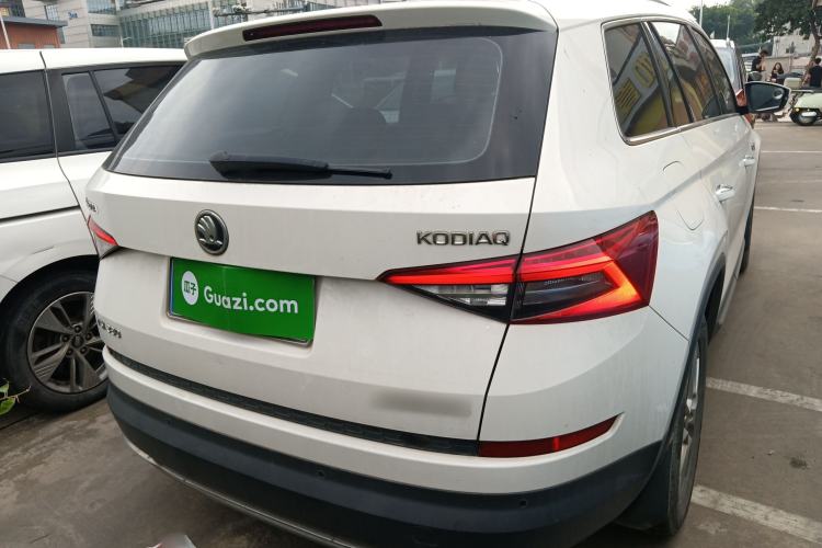 Used Skoda Kodiaq 2018 Facelifted TSI330 5-Seater Two-Wheel-Drive Luxury Enjoyment Edition Rear