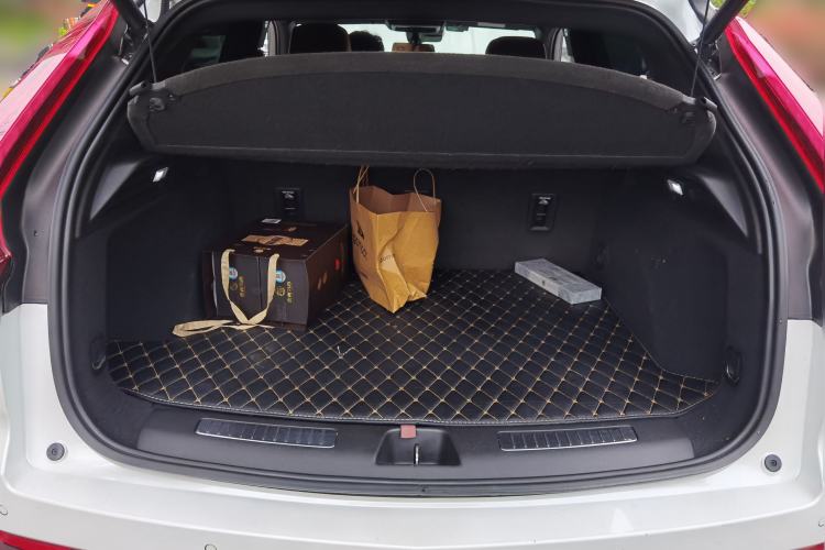 Used Cadillac XT4 2018 28T 4x4 Platinum Edition
