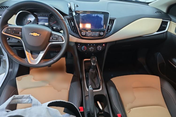 Used Chevrolet Monza 2022 320 Automatic Enjoyment Sunroof Version Center Console