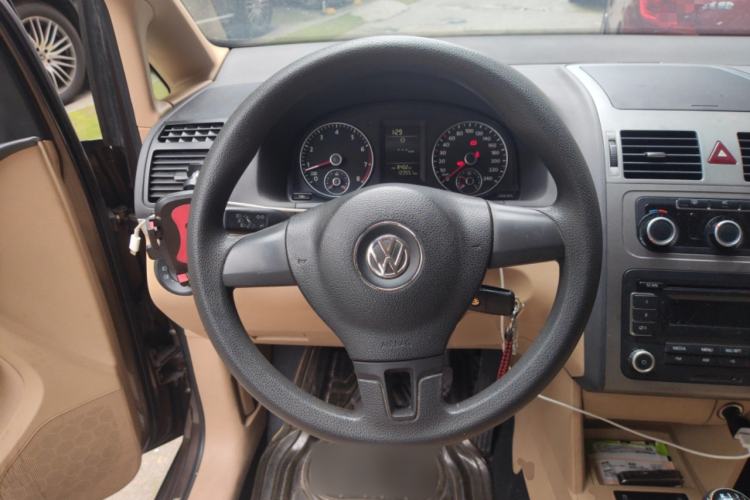 Used Volkswagen Touran 2011 1.4T Manual Zhiya Edition 5 Seats Steering Wheel