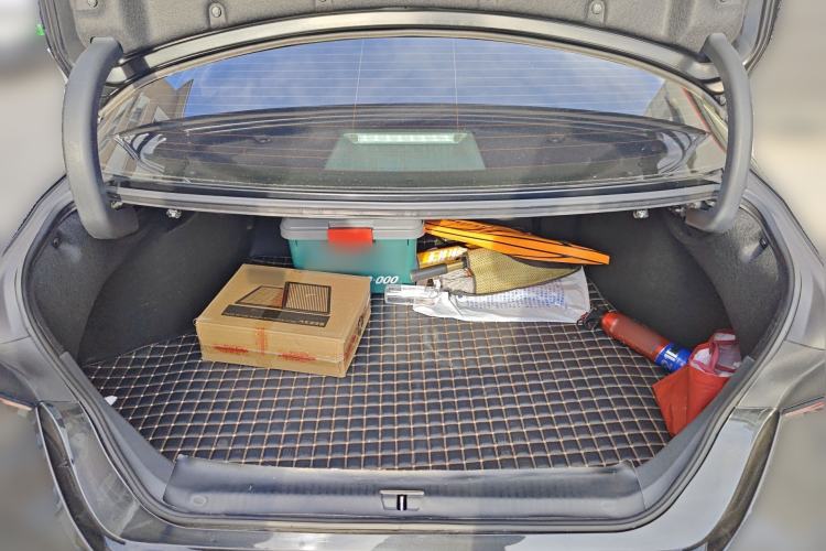 Used Toyota Avalon 2023 2.0L Luxury Edition Trunk