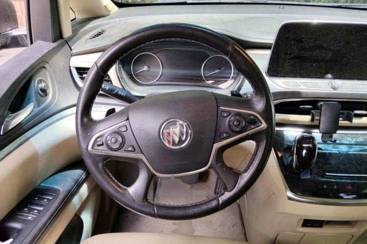 Used Buick GL8 2023 Facelifted Land Cruiser Executive Luxury Version