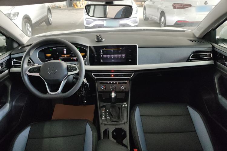 Used Volkswagen Lavida 2024 1.5L Automatic DeYi Edition Center Console