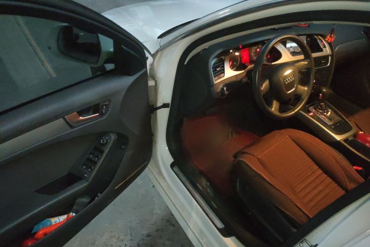 Used Audi A4L 2012 1.8 TFSI Automatic Comfort Model
