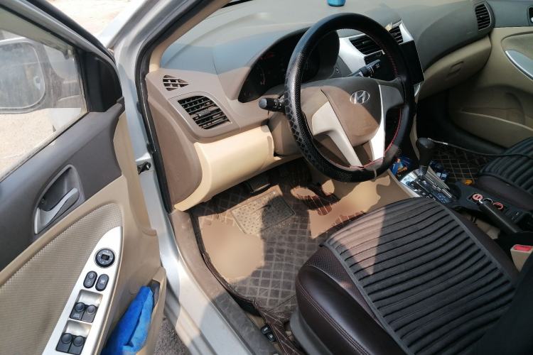 Used Hyundai Verna (older generation) 2010 Sedan 1.4L Automatic Comfort Model GS Driver Seat