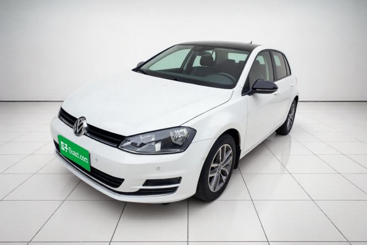 Used Volkswagen Golf 2017 230TSI Automatic Luxury Million-Vehicle Commemorative Edition Guazi used car, China used car export, Used car for sale, Used cars, Cheapest cars for sale