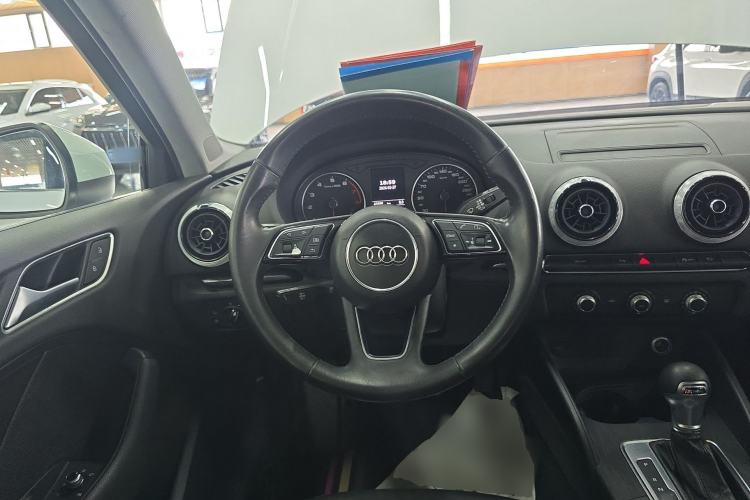 Used Audi A3 2020 Limousine 35 TFSI Fashion Edition China VI Emission Standard Steering Wheel