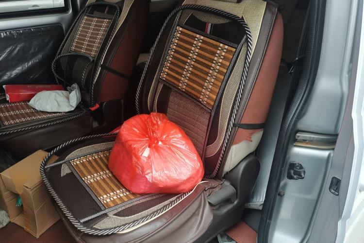 Used Wuling Rongguang V 2018 1.5L Standard Version
