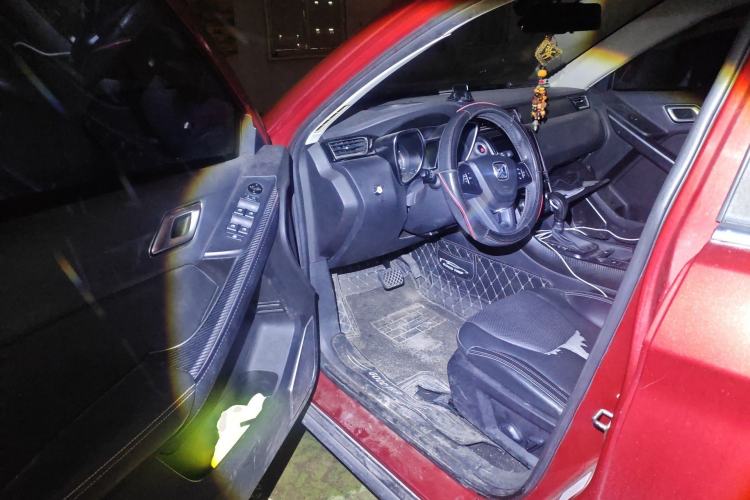 Used JMC Yusheng S330 2016 1.5L GTDi Automatic Two-Wheel Drive Fashion Edition Driver Seat