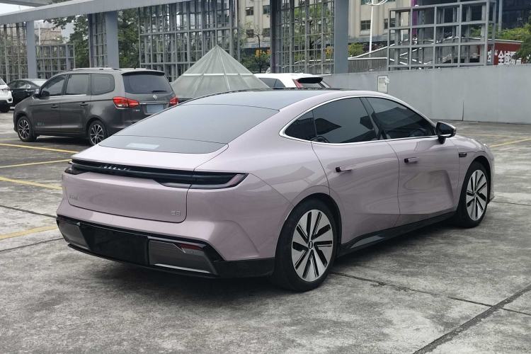 Used Geely Galaxy E8 2024 665 km Range Rear-Drive Starship Long-Range Version
