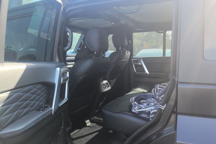 Used BAIC Off-Road BJ40 2021 2.0D Automatic Four-Wheel Drive Blade Hero Edition Adventurer Type Left Rear Seat