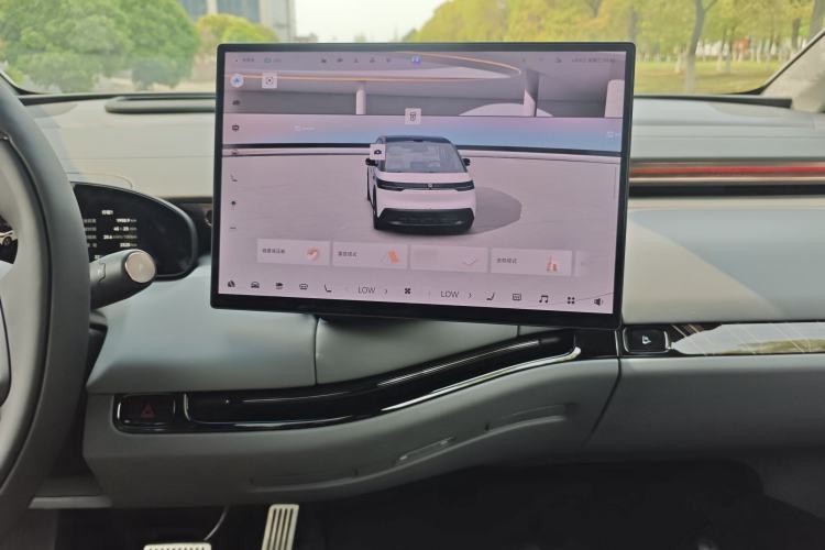 Used Zeekr MIX 2025 Intelligent Driving Version
