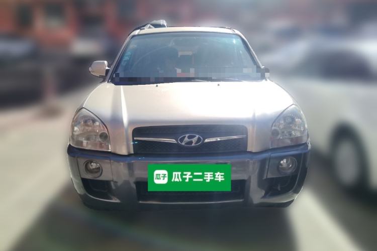 Used Hyundai Tucson 2009 2.0L Automatic Two-Wheel Drive with Sunroof Front