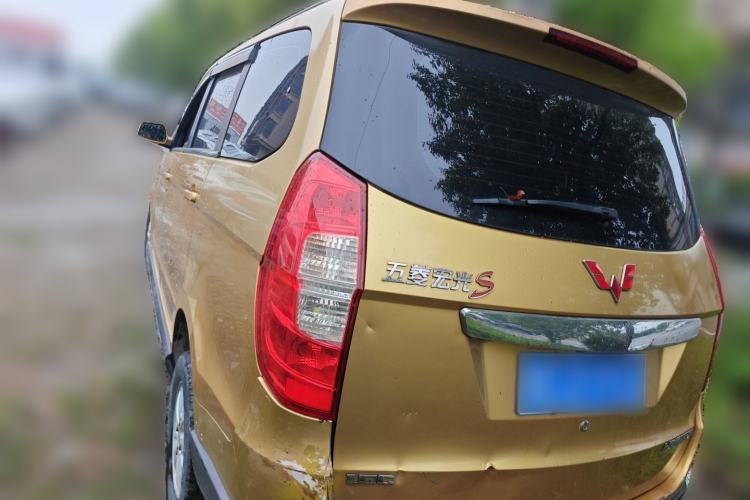 Used Wuling Hongguang 2013 1.5L S Comfort Model
