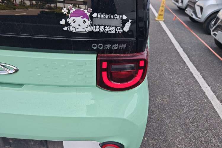 Used Chery New Energy QQ Ice Cream 2022 170km Sundae Phosphate Lithium-Ion