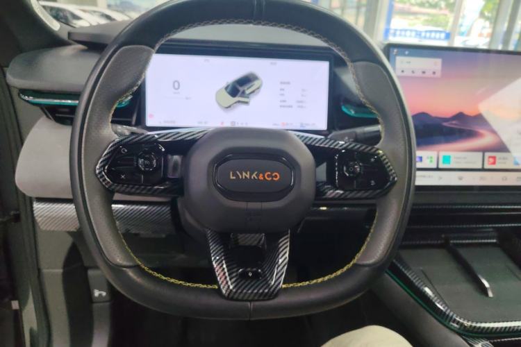 Used Lynk & Co 08 EM-P 2025 120km Long-Range Pro
