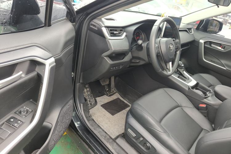 Used Toyota Wildlander 2022 2.0L CVT Two-Wheel Drive Luxury PLUS Edition
