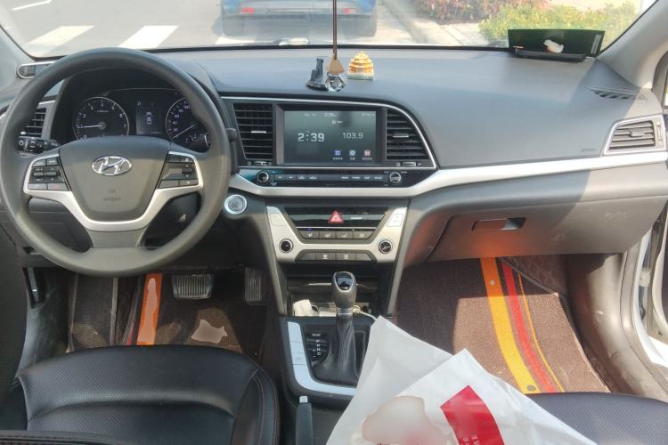 Used Hyundai Elantra (6th Generation / Lingdong) 2016 1.6L Automatic ZhiXuan – Elite Version Center Console