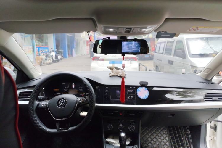 Used Volkswagen Lavida 2021 1.5L Automatic Vision Edition Center Console
