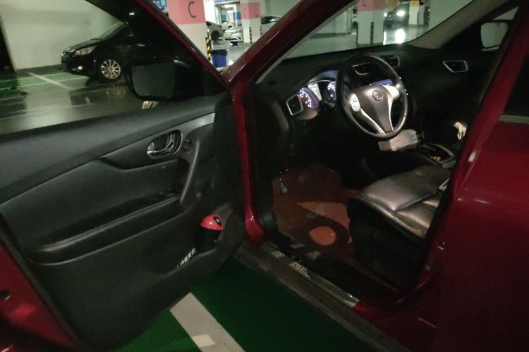 Used Nissan X-Trail 2014 2.0L CVT Comfort Edition 2WD Driver Seat