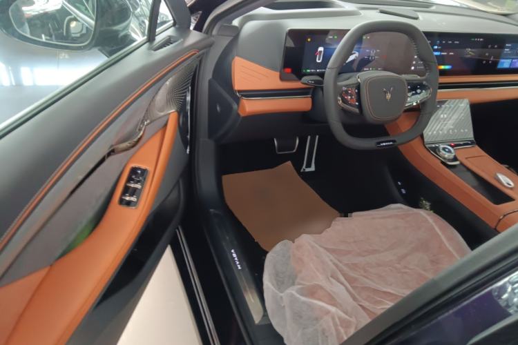 Used VOYAH PASSION 2024 PHEV Four-Wheel Drive Ultra-Long Range Executive Edition
