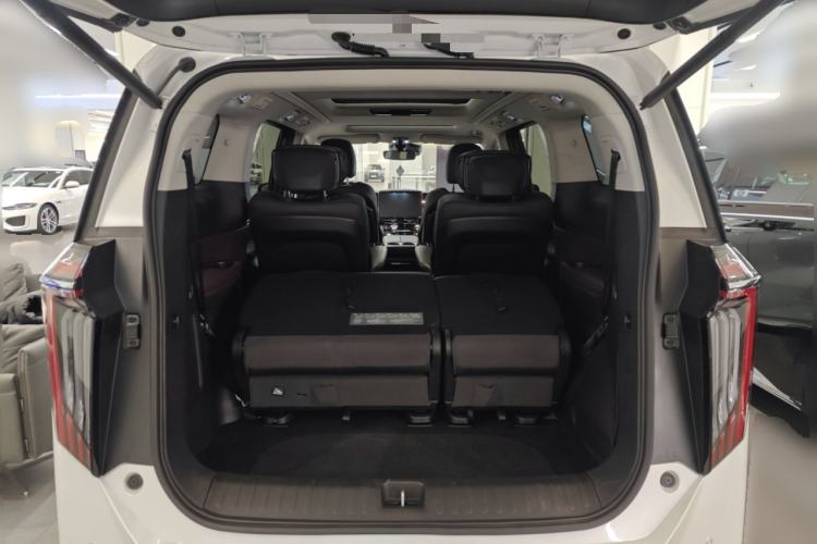 Used GAC Trumpchi M8 2024 Master Series Super Hybrid Edition Trunk