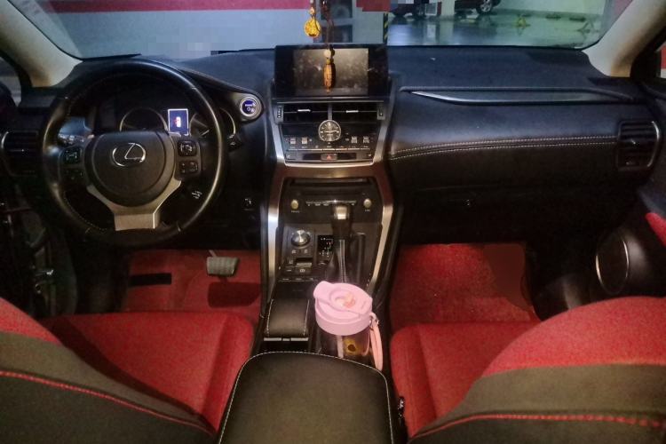 Used Lexus NX 2020 300h Front-Drive FENGSHANG Version China VI Standard Center Console