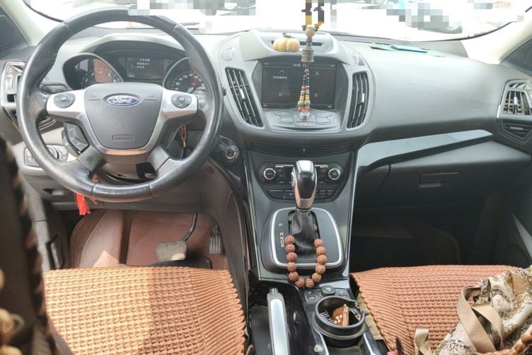 Used Ford Kuga 2015 2.0L GTDi Four-Wheel-Drive Sport Model Center Console