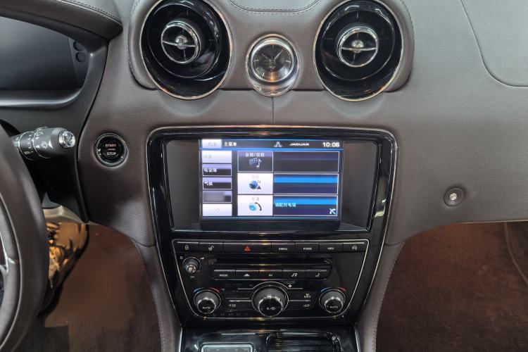 Used Jaguar XJ 2014 XJL 3.0 SC Two-Wheel-Drive Panoramic Business Edition Audio And AC Panel