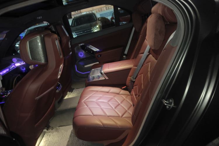 Used BMW 7 Series 2023 740Li Luxury Edition M Sport Package Left Rear Seat