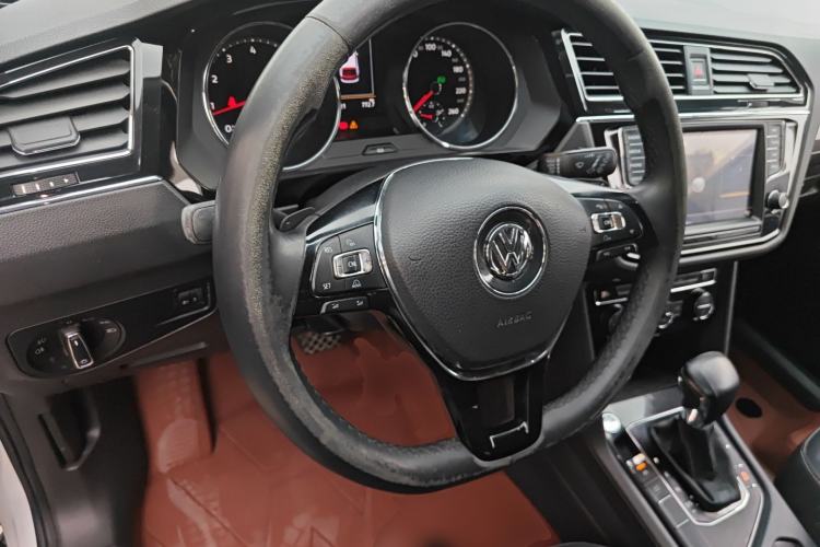 Used Volkswagen Tiguan L 2017 330TSI Automatic Two-Wheel Drive Comfort Edition