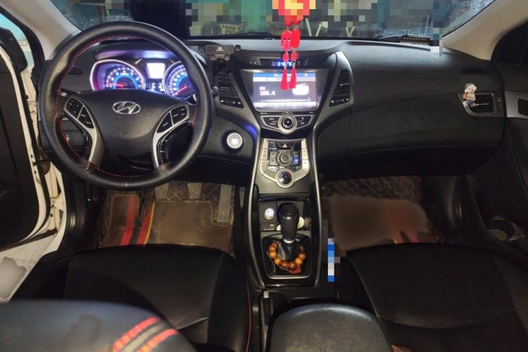 Used Hyundai Elantra (5th Generation / Langdong) 2016 1.6L Manual Luxury Model Interior 2