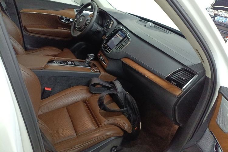 Used Volvo XC90 2018 T6 Prestige 7-Seater Right Front Seat