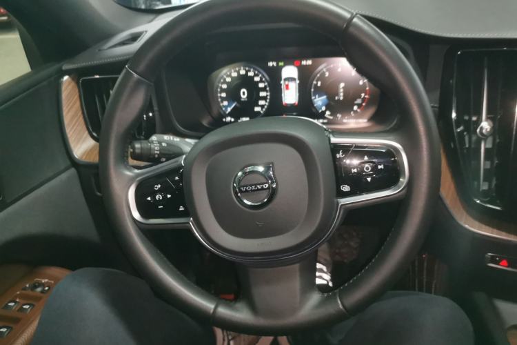 Used Volvo XC60 2021 T5 4x4 Smart Luxury Edition
