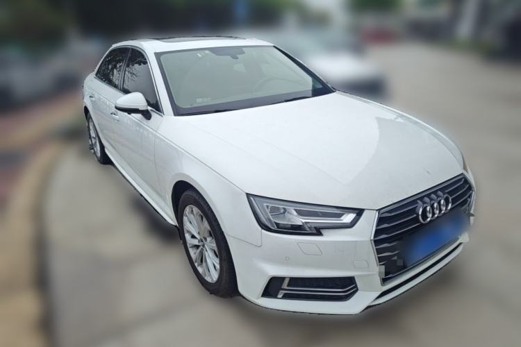 Used Audi A4L 2019 40 TFSI Ambition China VI Front Right 45 Deg