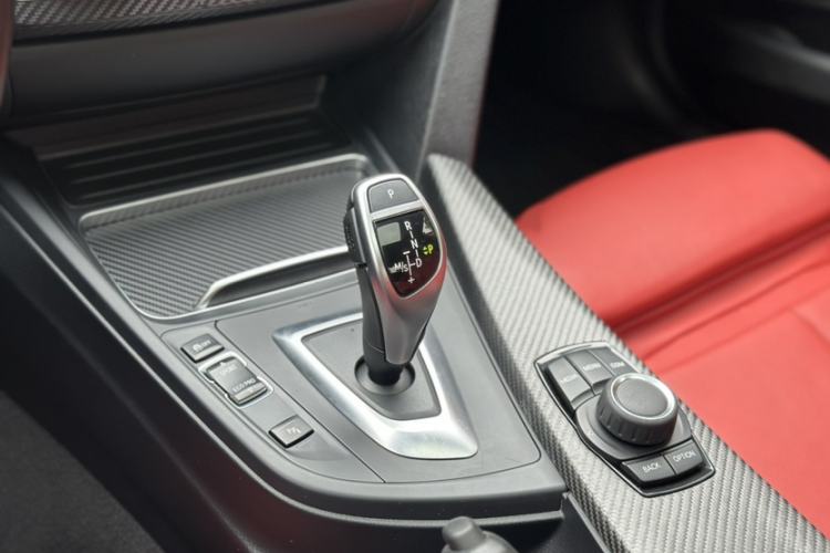 Used BMW 3 Series 2019 320i M Sport Package Interior 3